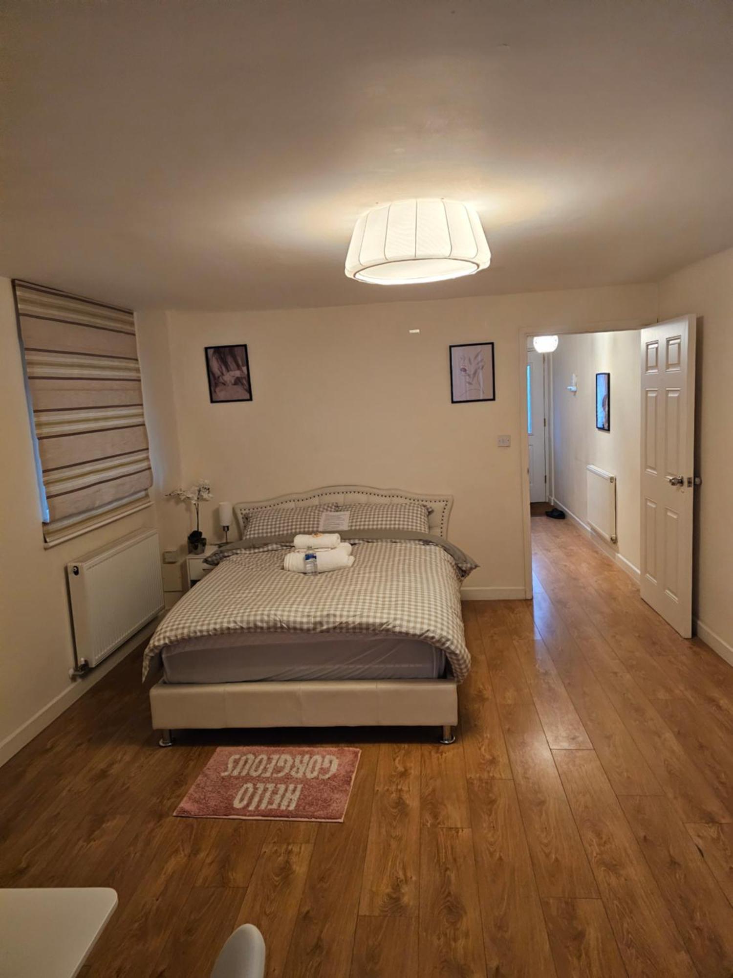Extra Large Bedroom Dartford Exterior foto